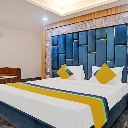 Itsy Hotels Phoenix Indore Extérieur photo