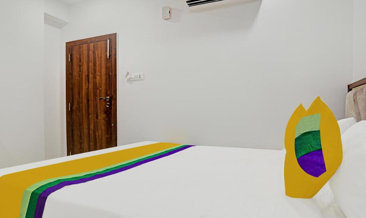 Itsy Hotels Phoenix Indore Extérieur photo