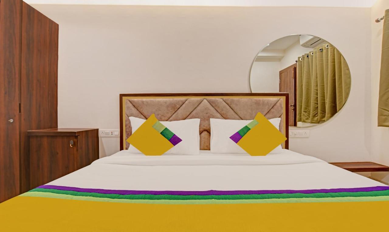 Itsy Hotels Phoenix Indore Extérieur photo