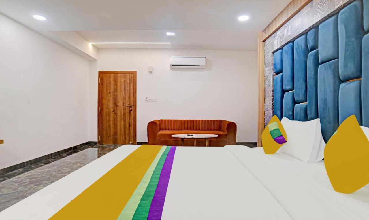 Itsy Hotels Phoenix Indore Extérieur photo