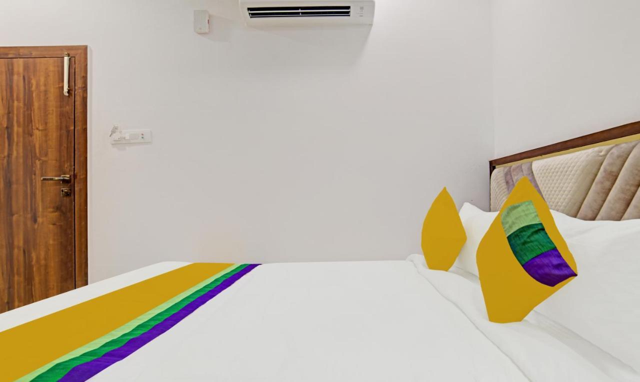 Itsy Hotels Phoenix Indore Extérieur photo